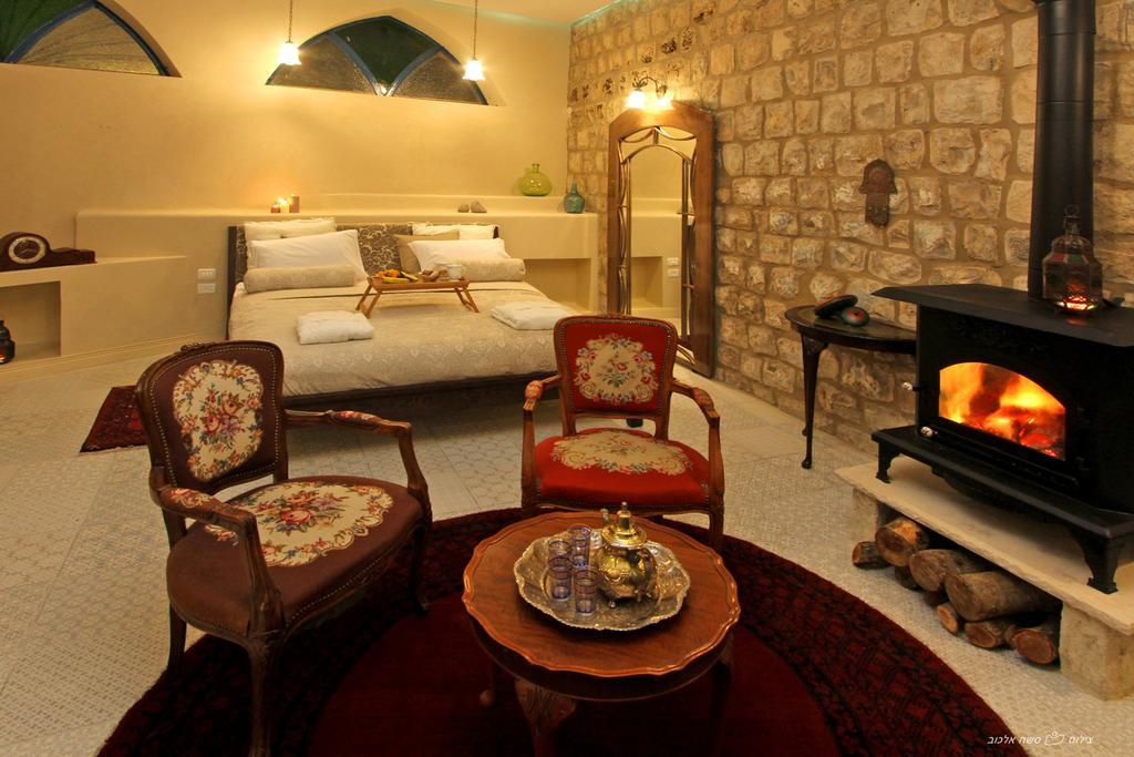 Отель Beit Ha'Omanim Цфат Номер фото